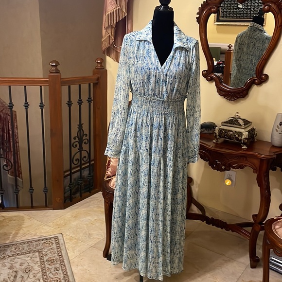 TAYLOR DRESSES Long Sleeve Smocked Maxi
Dress - Picture 6 of 11
